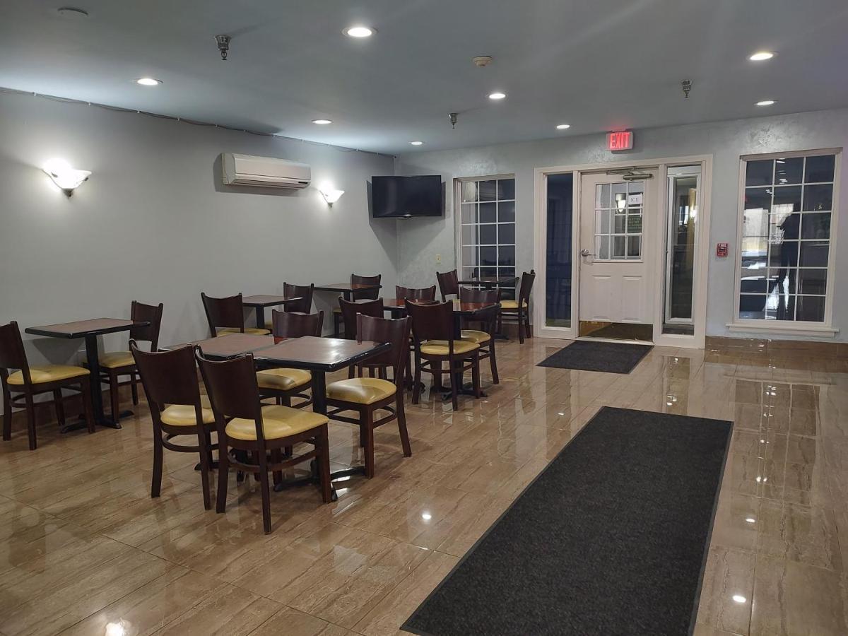 Hilltop Inn & Suites, Near Foxwoods Casino Норт-Стонингтон Экстерьер фото