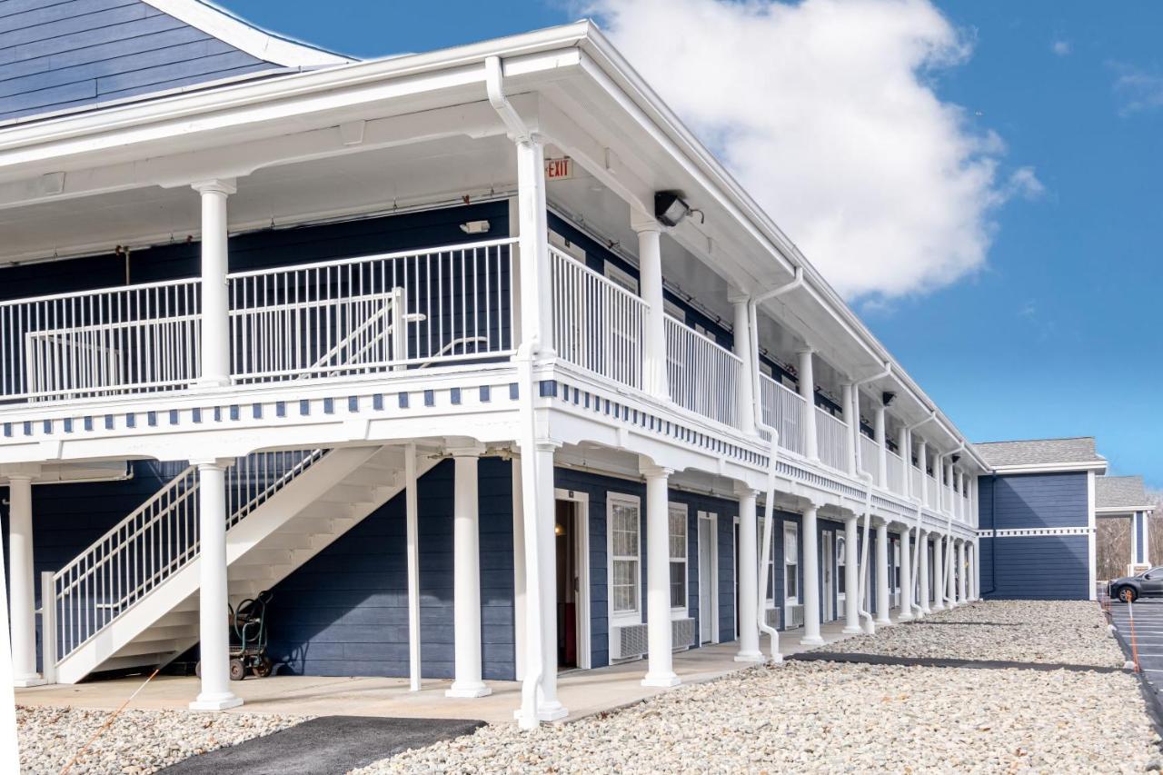 Hilltop Inn & Suites, Near Foxwoods Casino Норт-Стонингтон Экстерьер фото