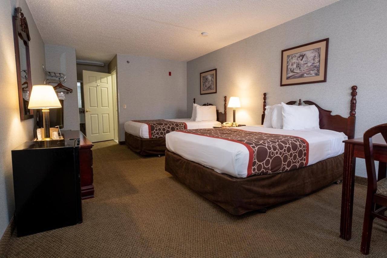 Hilltop Inn & Suites, Near Foxwoods Casino Норт-Стонингтон Экстерьер фото