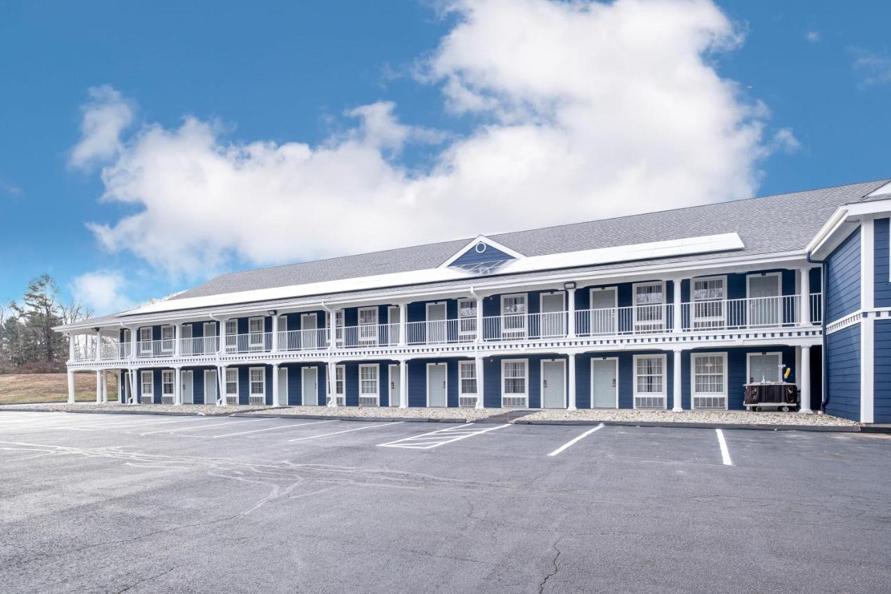 Hilltop Inn & Suites, Near Foxwoods Casino Норт-Стонингтон Экстерьер фото