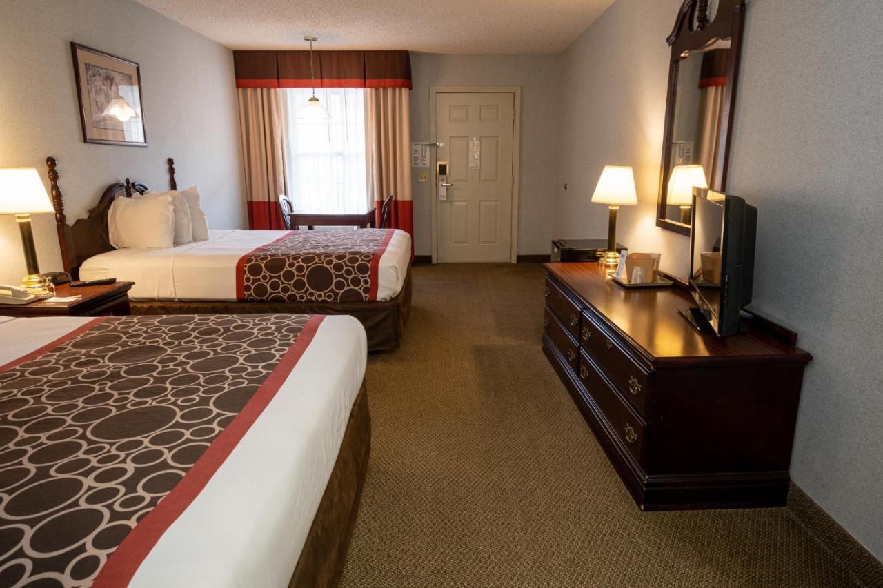 Hilltop Inn & Suites, Near Foxwoods Casino Норт-Стонингтон Экстерьер фото