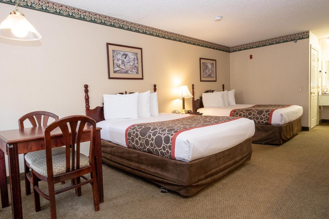 Hilltop Inn & Suites, Near Foxwoods Casino Норт-Стонингтон Экстерьер фото