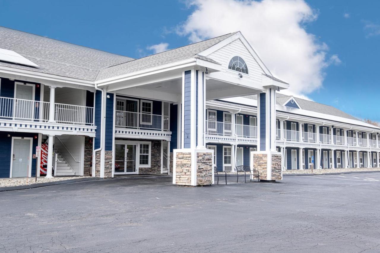 Hilltop Inn & Suites, Near Foxwoods Casino Норт-Стонингтон Экстерьер фото